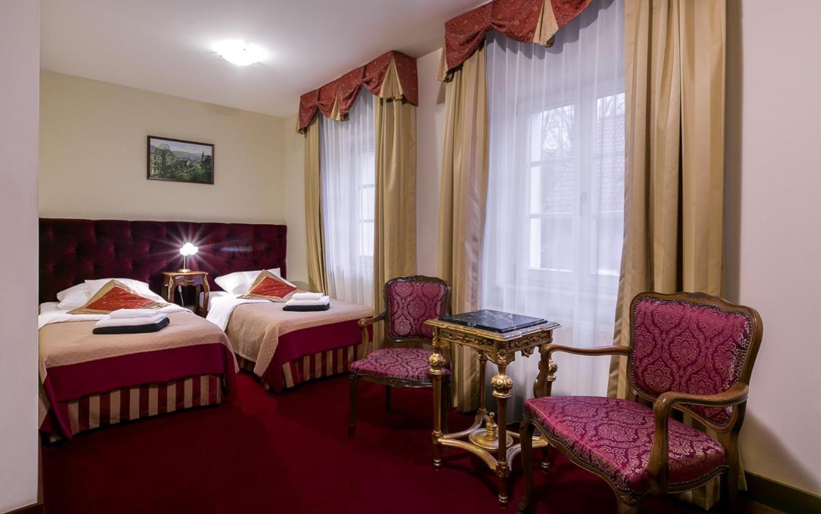 Hotel Stary Zdroj Свєрадув-Здруй Екстер'єр фото