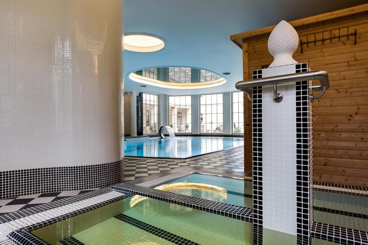 Hotel Stary Zdroj Свєрадув-Здруй Екстер'єр фото