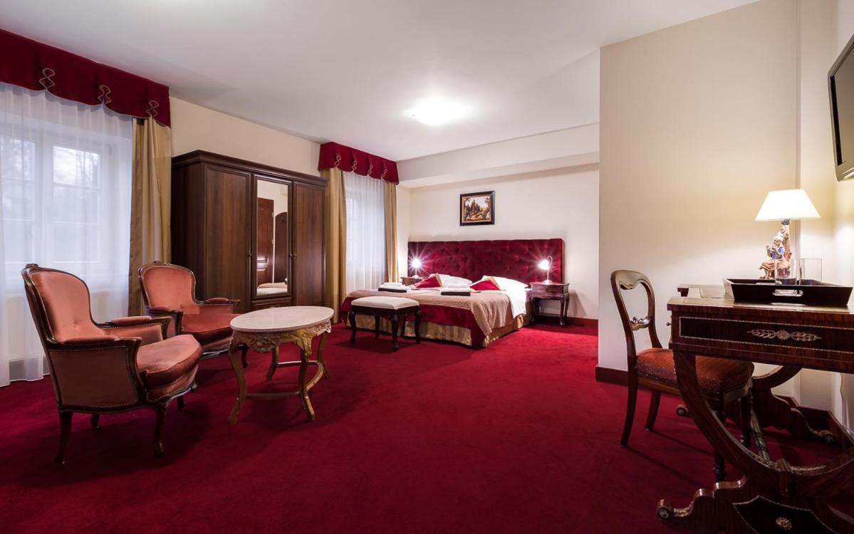 Hotel Stary Zdroj Свєрадув-Здруй Екстер'єр фото